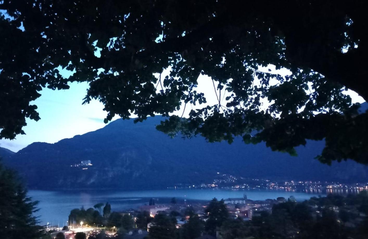 Lake And Guzzi View - Holiday Home Mandello del Lario Bagian luar foto