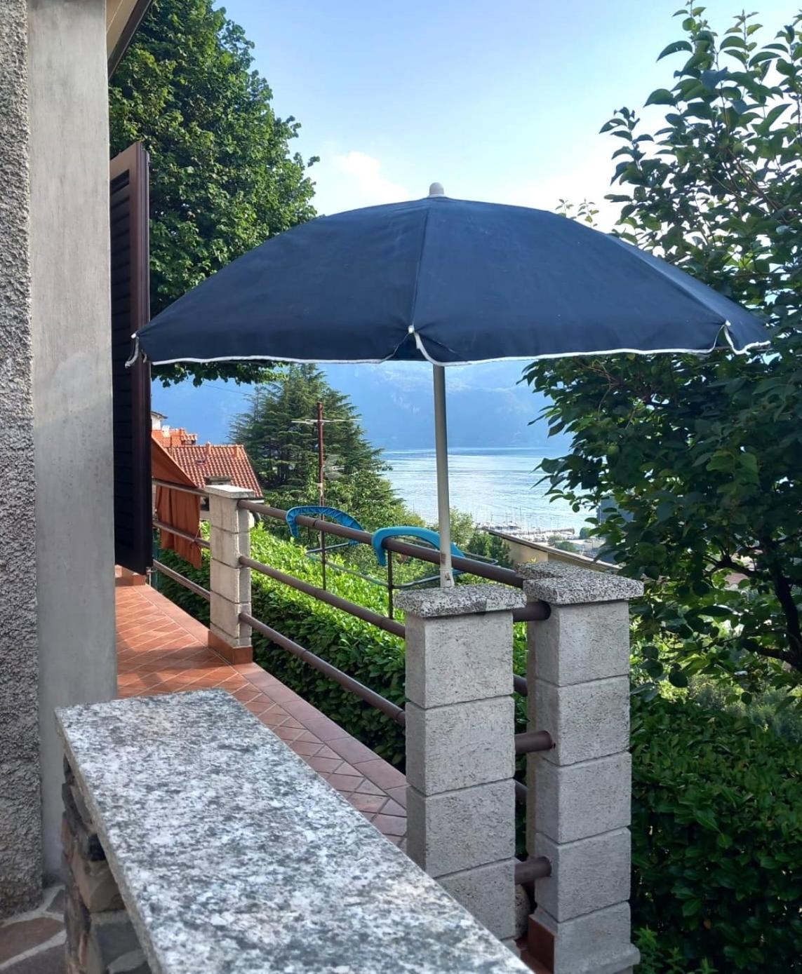 Lake And Guzzi View - Holiday Home Mandello del Lario Bagian luar foto