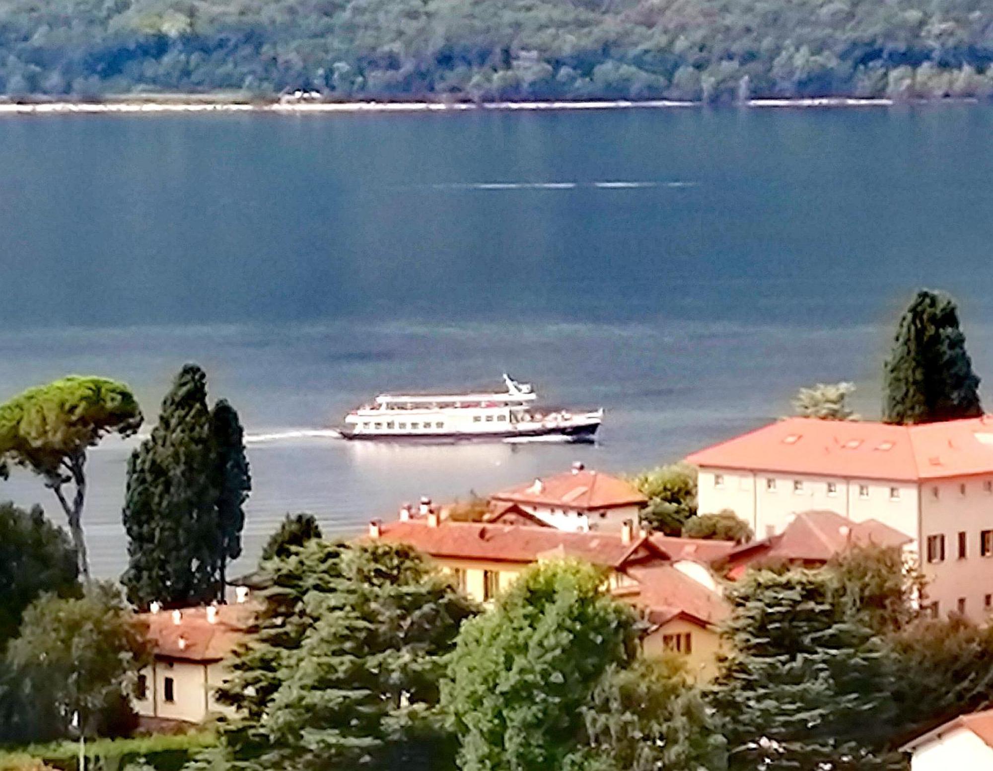 Lake And Guzzi View - Holiday Home Mandello del Lario Bagian luar foto