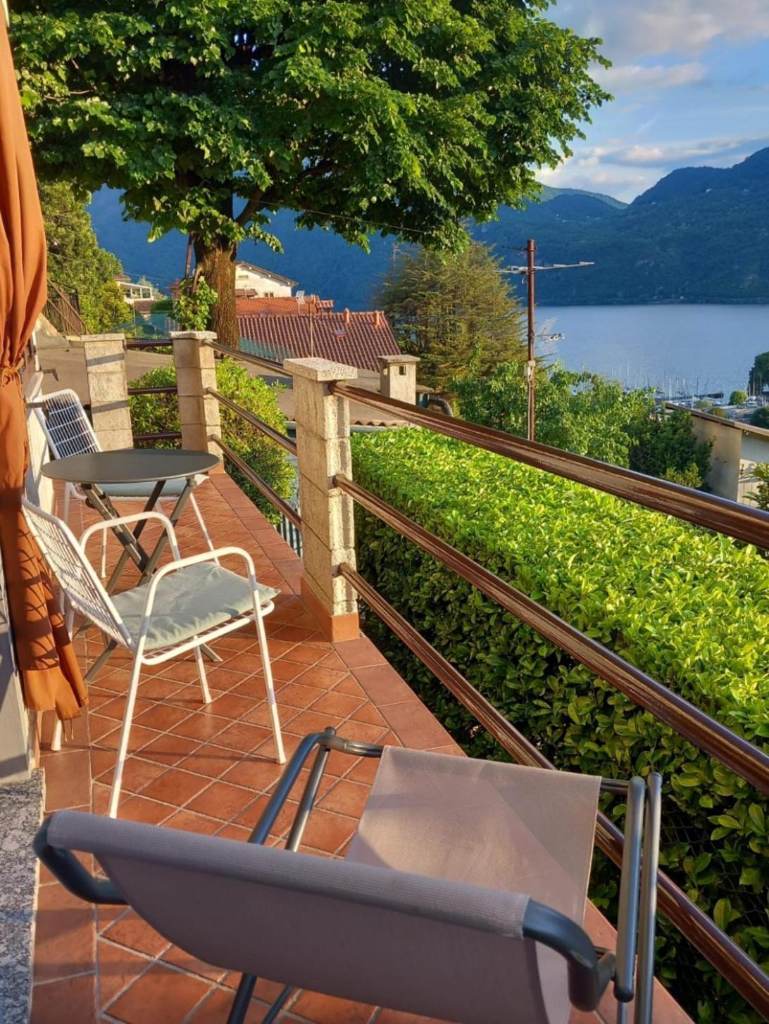 Lake And Guzzi View - Holiday Home Mandello del Lario Bagian luar foto